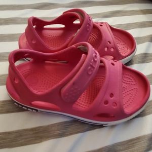 ☀️NWOT Girls crocs